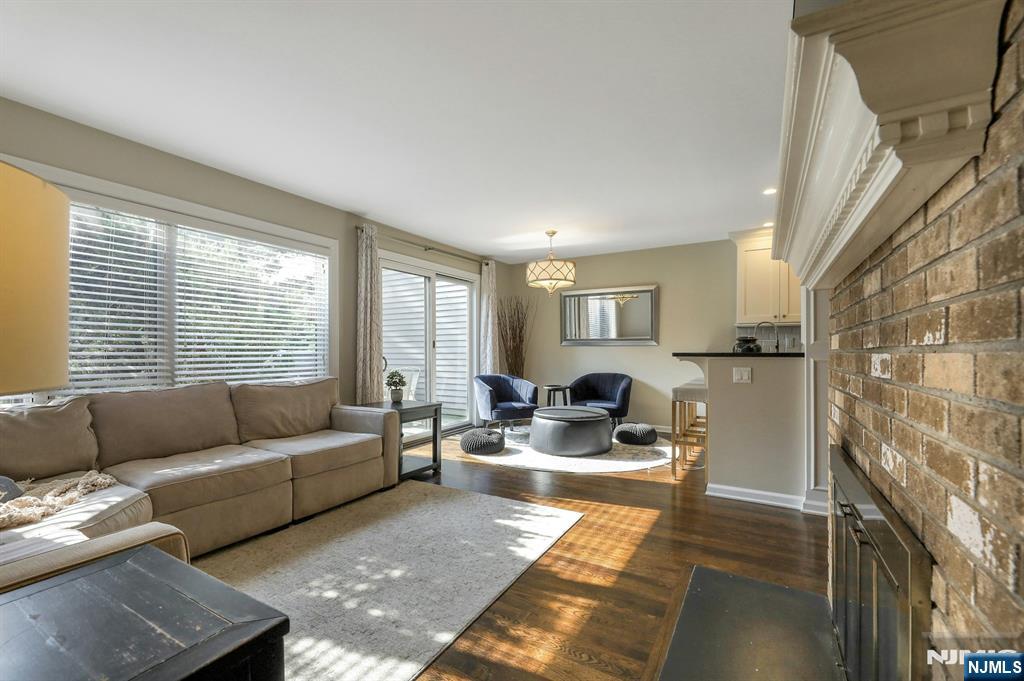 2 Sandburg Court
