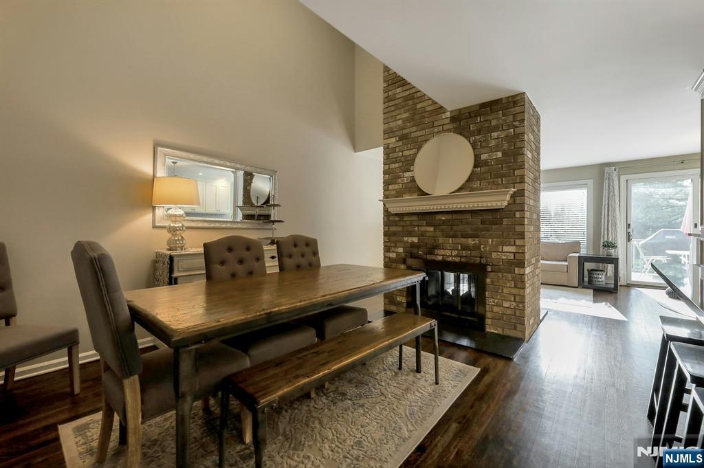 2 Sandburg Court