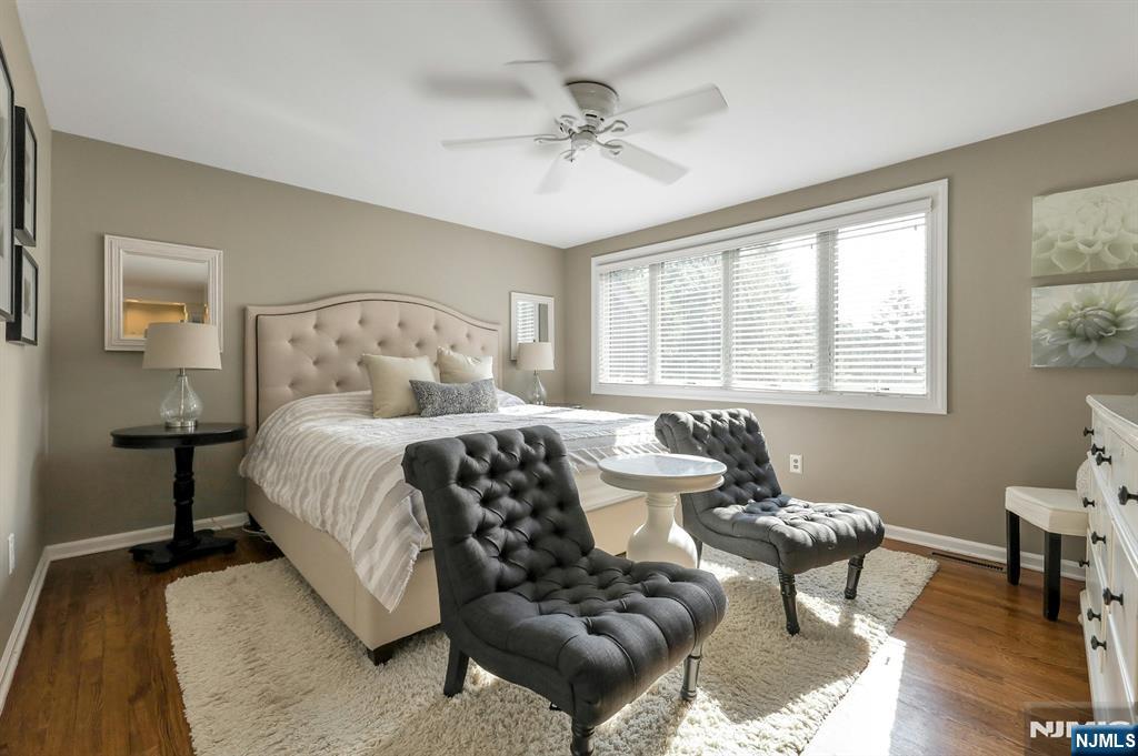 2 Sandburg Court