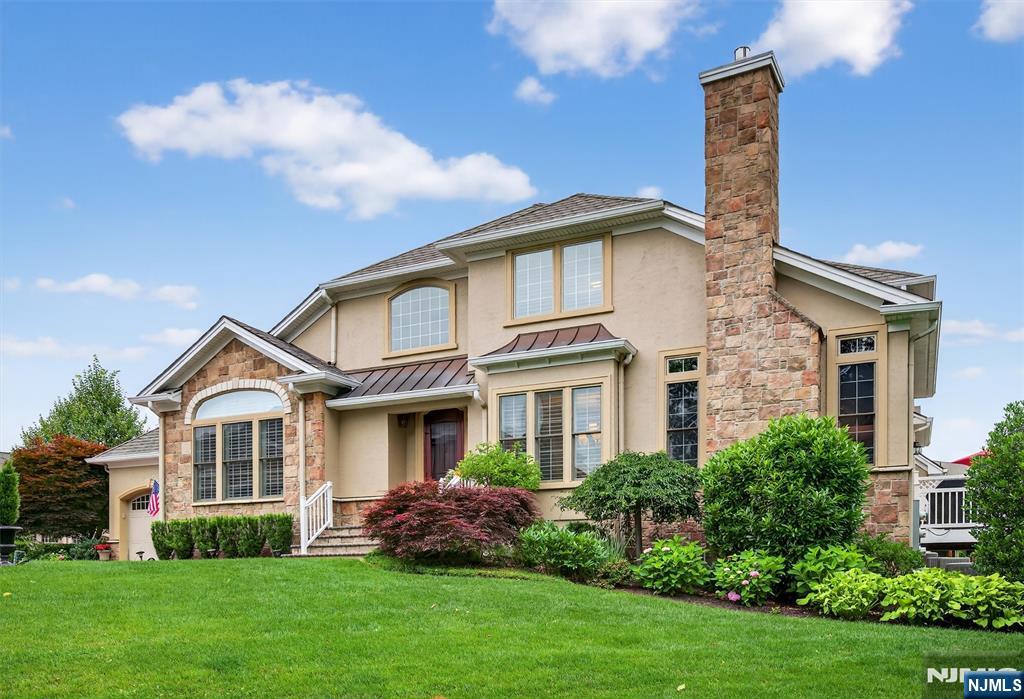 77 Windsor Lane