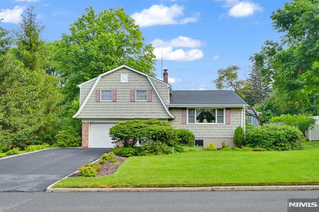 2 Clover Court