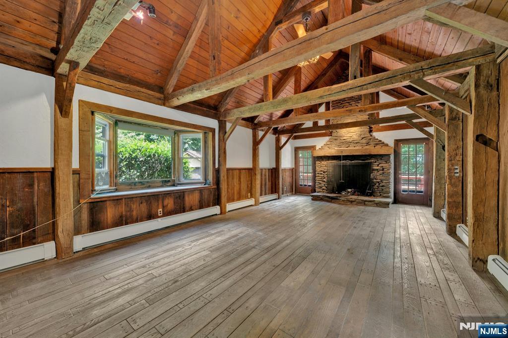 15 Cottage Place #15