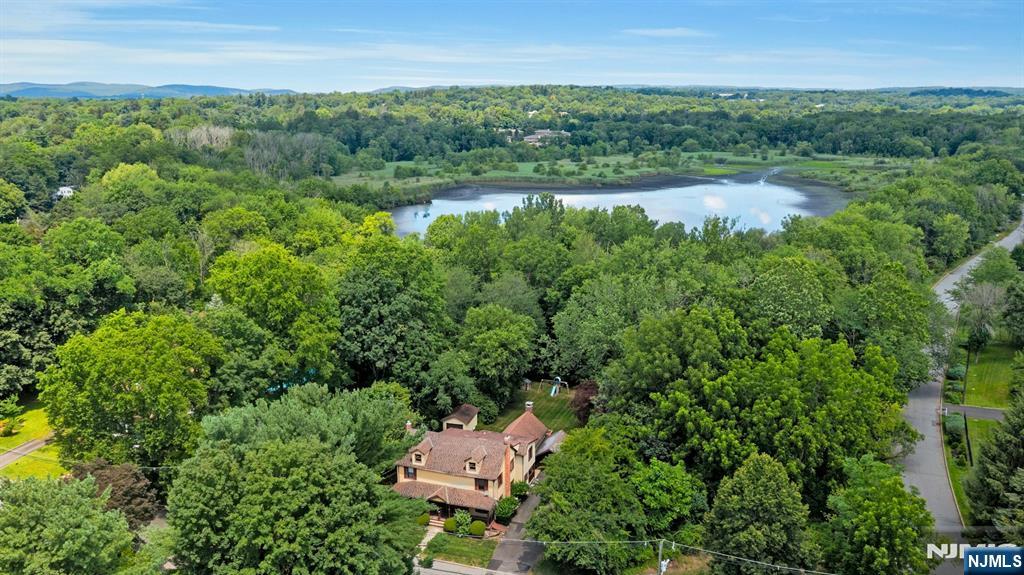 15 Cottage Place #15