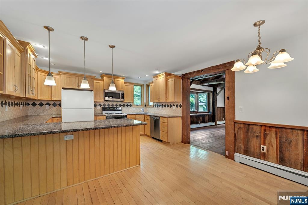 15 Cottage Place #15