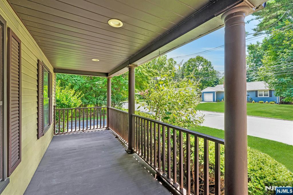 15 Cottage Place #15