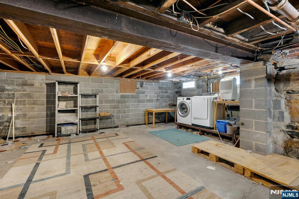 15 Cottage Place #15