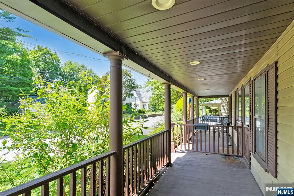 15 Cottage Place #15