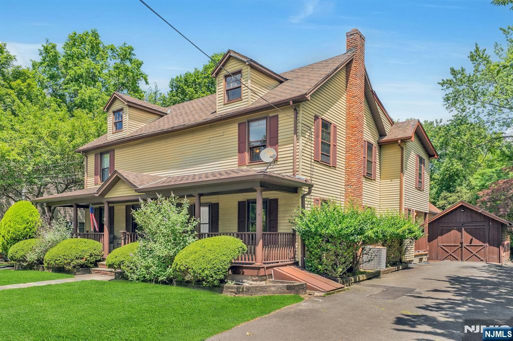 15 Cottage Place #15