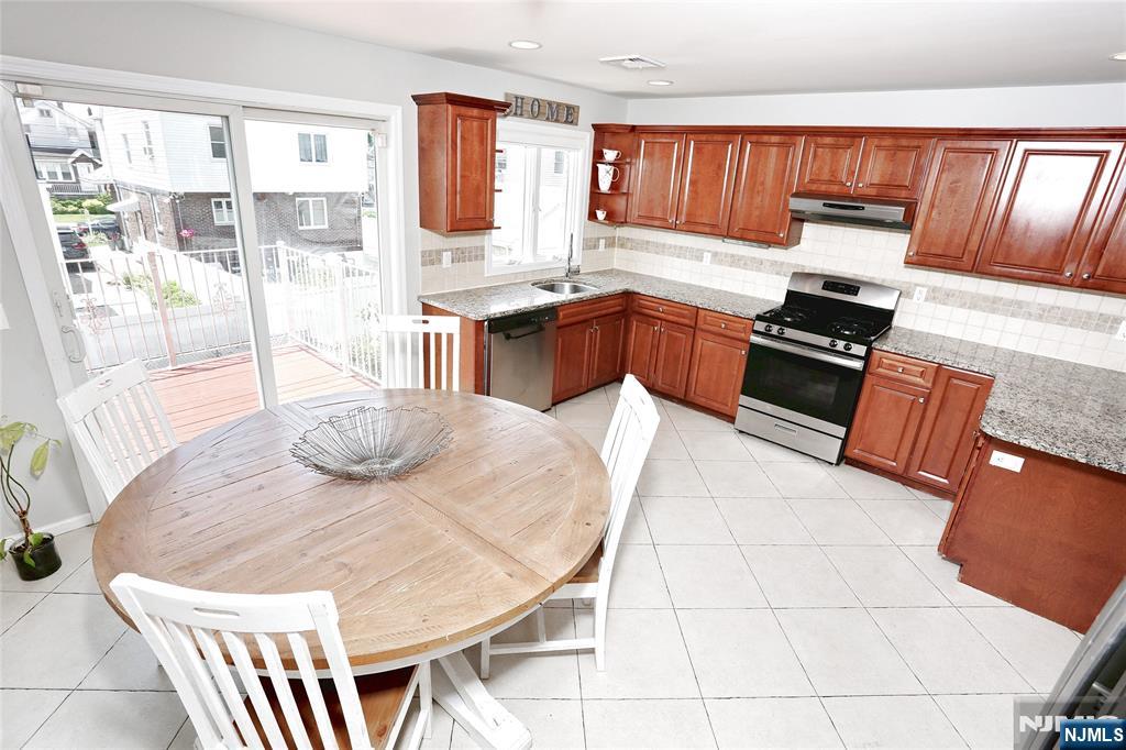400 Lawton Avenue C0400