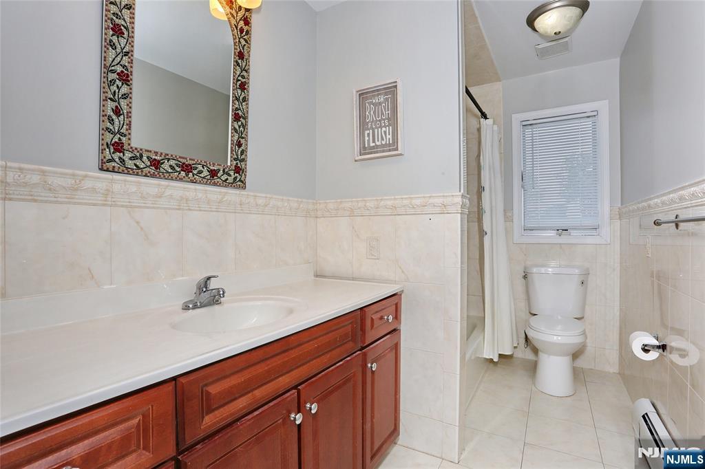 400 Lawton Avenue C0400