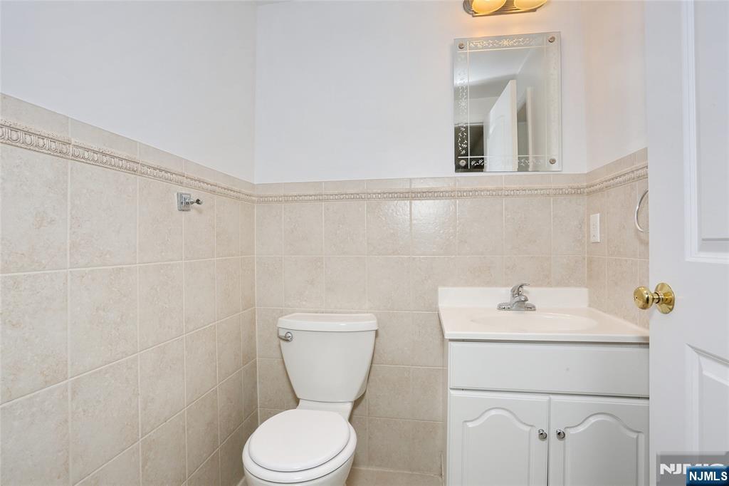 400 Lawton Avenue C0400