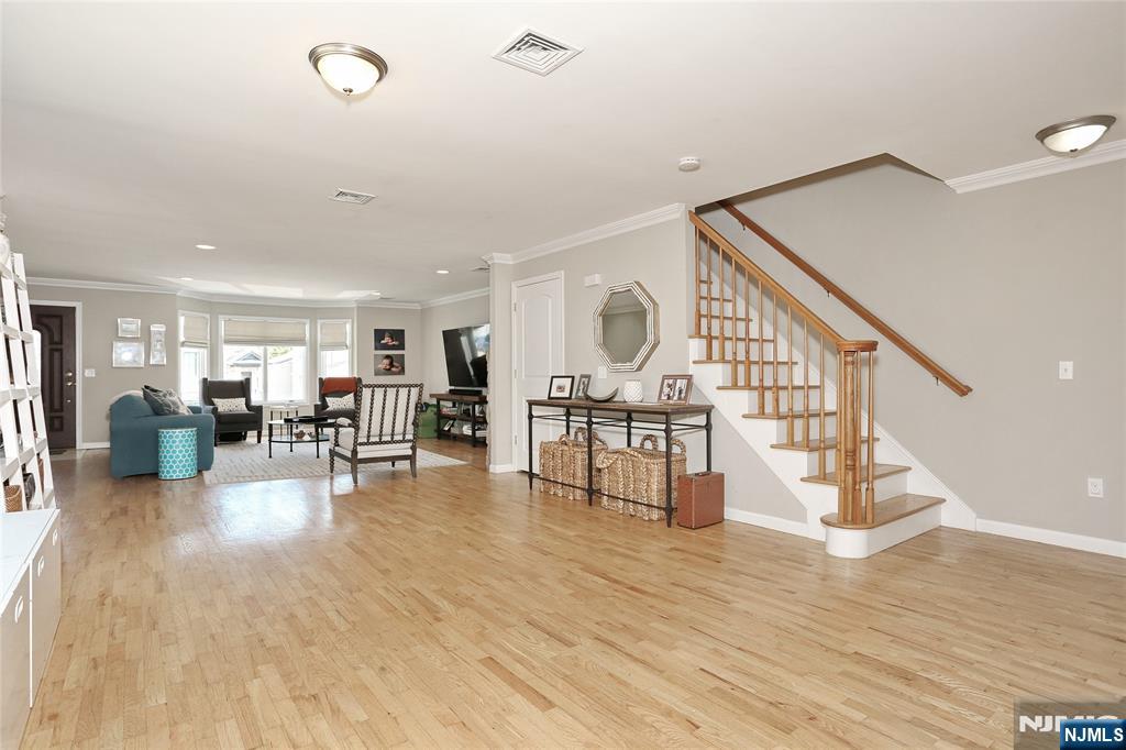 400 Lawton Avenue C0400