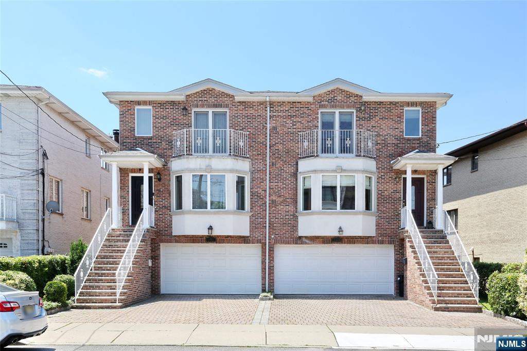 400 Lawton Avenue C0400