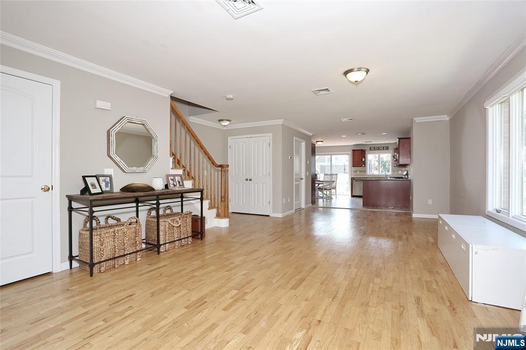 400 Lawton Avenue C0400