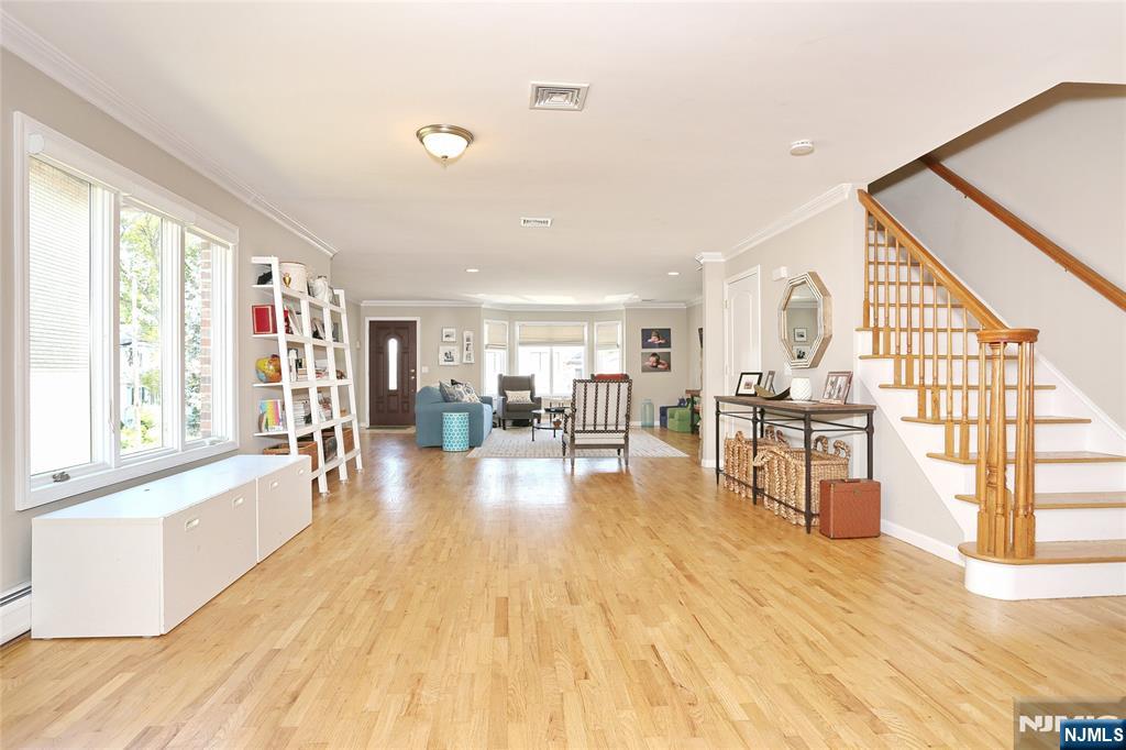 400 Lawton Avenue C0400