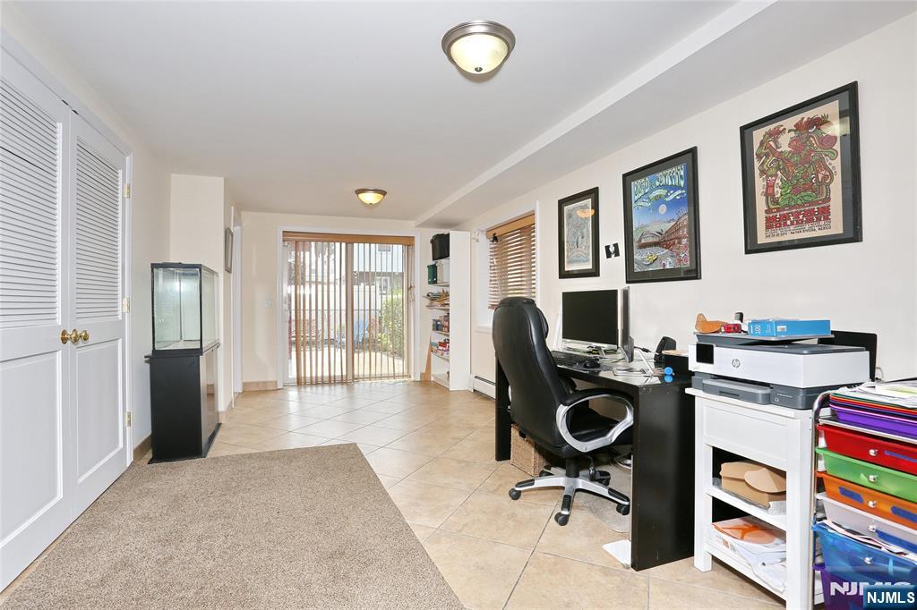 400 Lawton Avenue C0400
