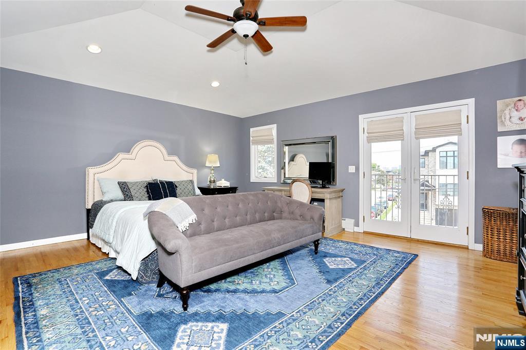 400 Lawton Avenue C0400