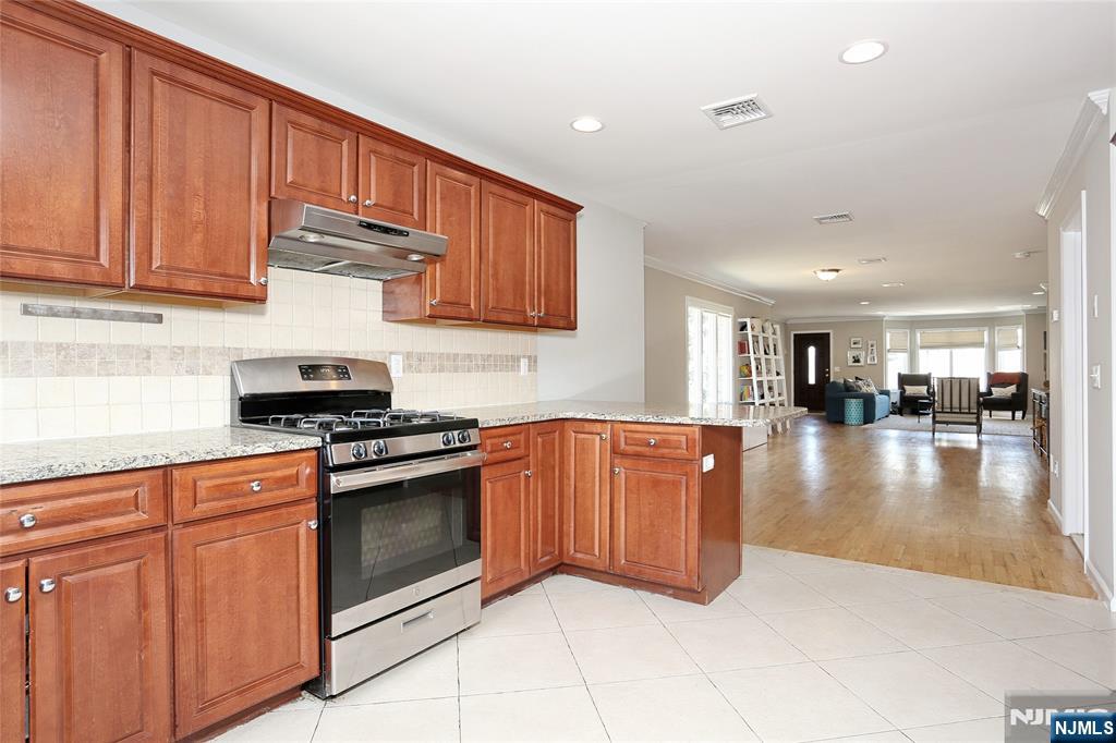 400 Lawton Avenue C0400