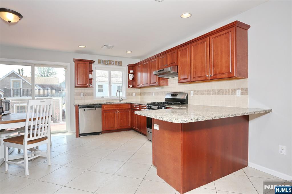 400 Lawton Avenue C0400