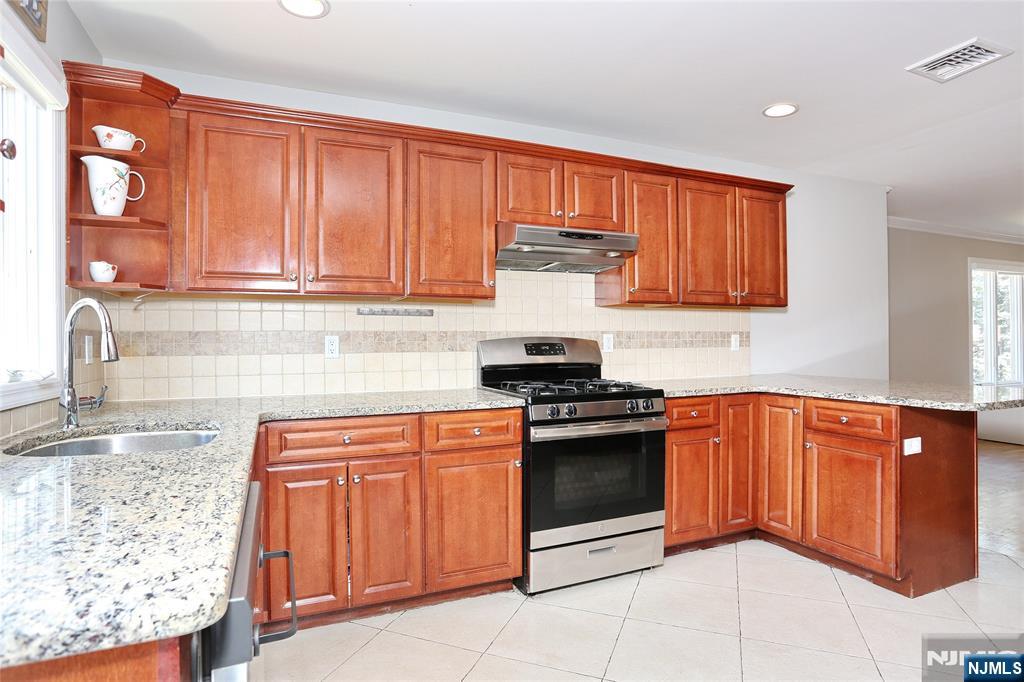 400 Lawton Avenue C0400