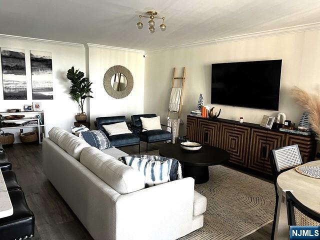 300 Winston Drive 1423