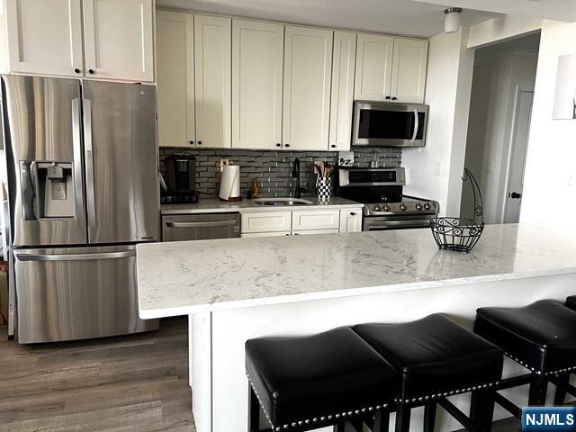 300 Winston Drive 1423