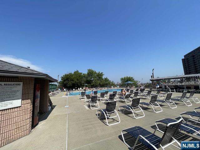 300 Winston Drive 1423