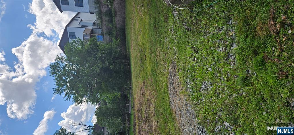 38 Railroad Avenue