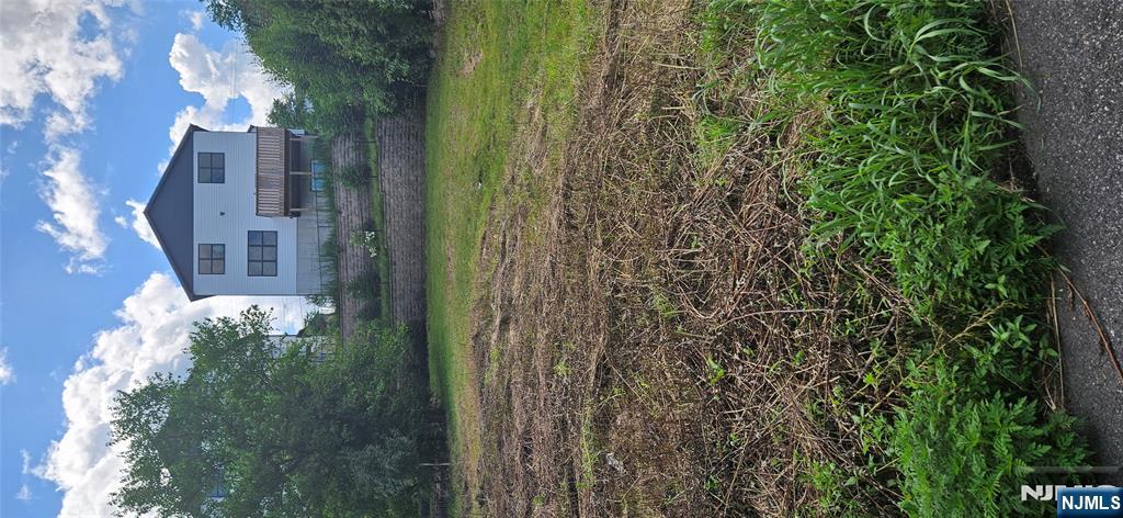38 Railroad Avenue