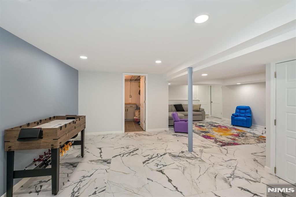 626 Lake Avenue