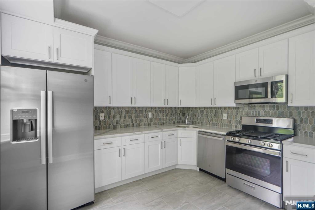 71 W 54th Street