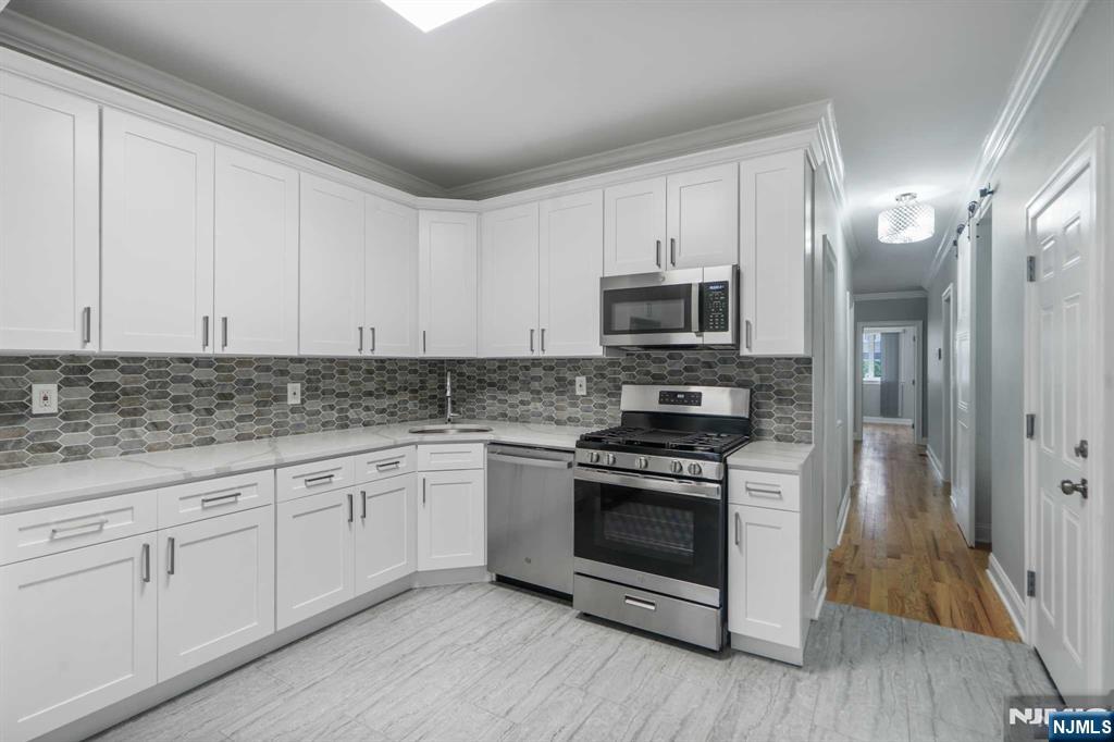 71 W 54th Street