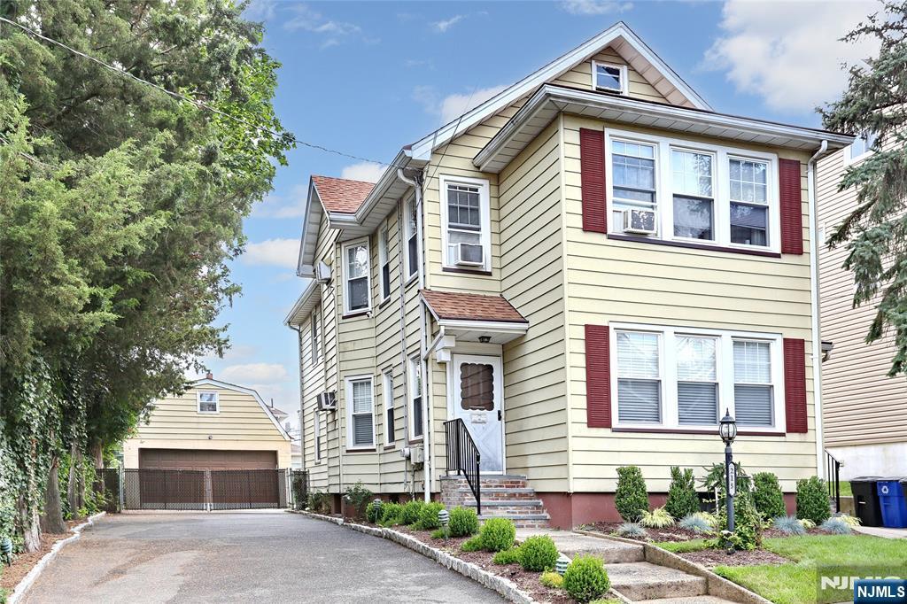 215 Walter Avenue
