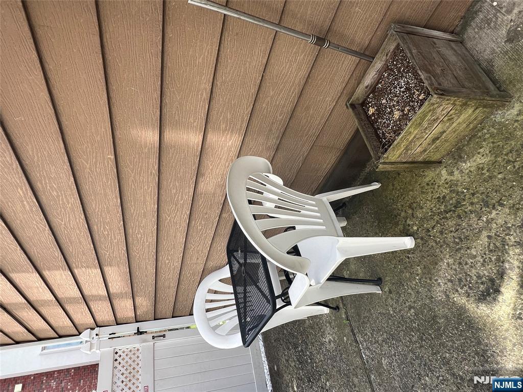 421 Central Boulevard 1