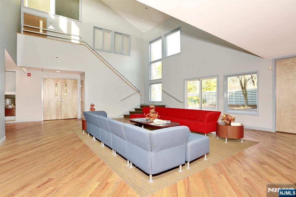 609 Glasmere Road 609