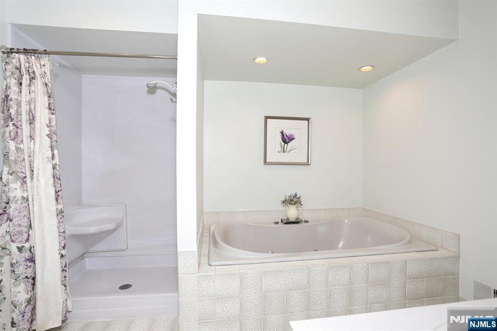 609 Glasmere Road 609