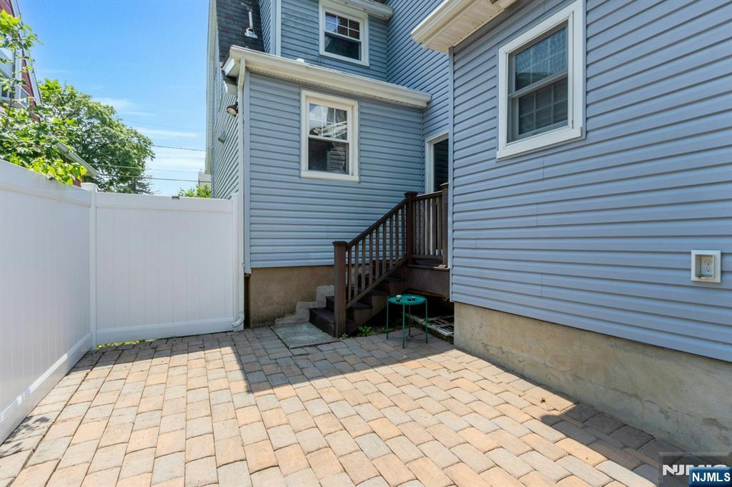 68 Lincoln Avenue