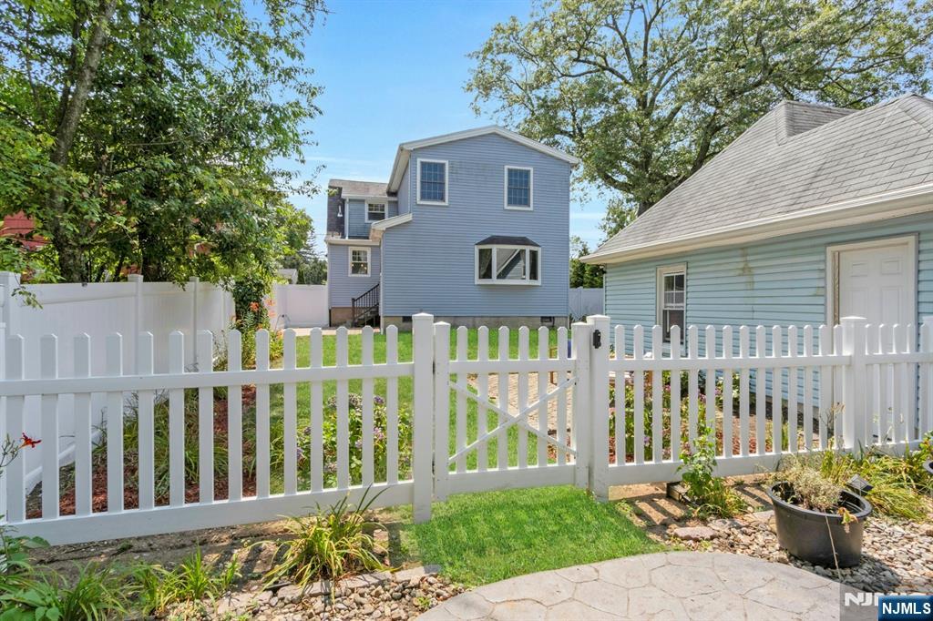 68 Lincoln Avenue
