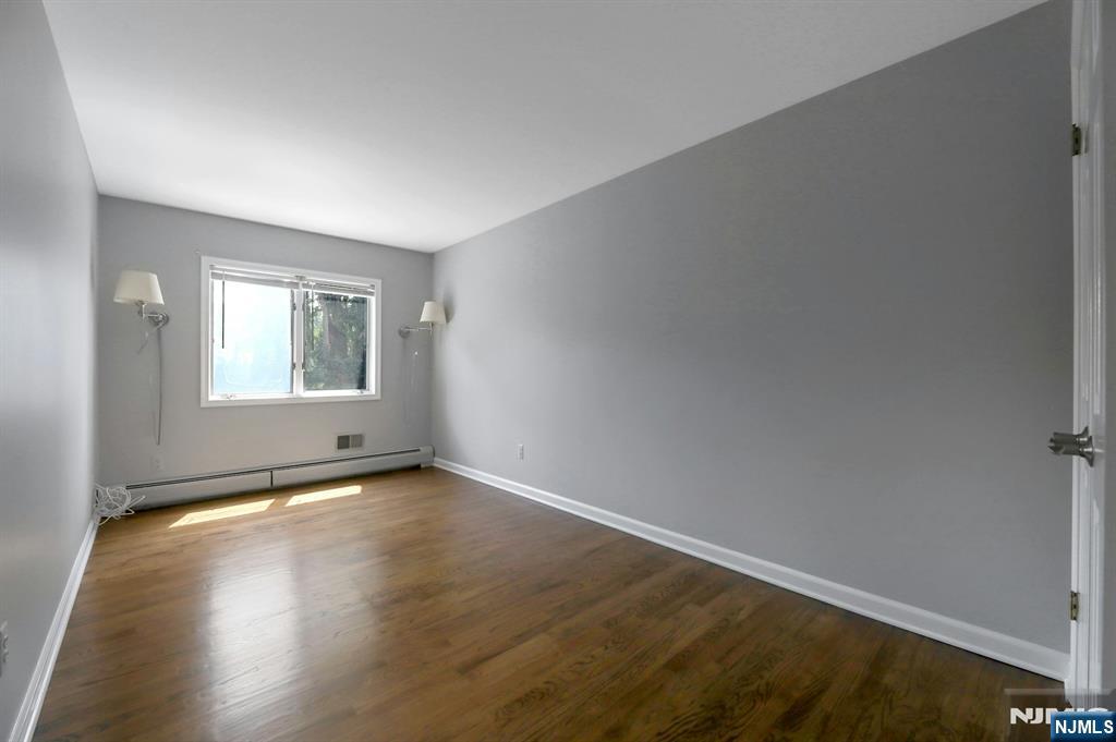 102 Hawthorne Avenue