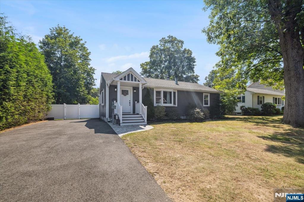 21 Maple Avenue