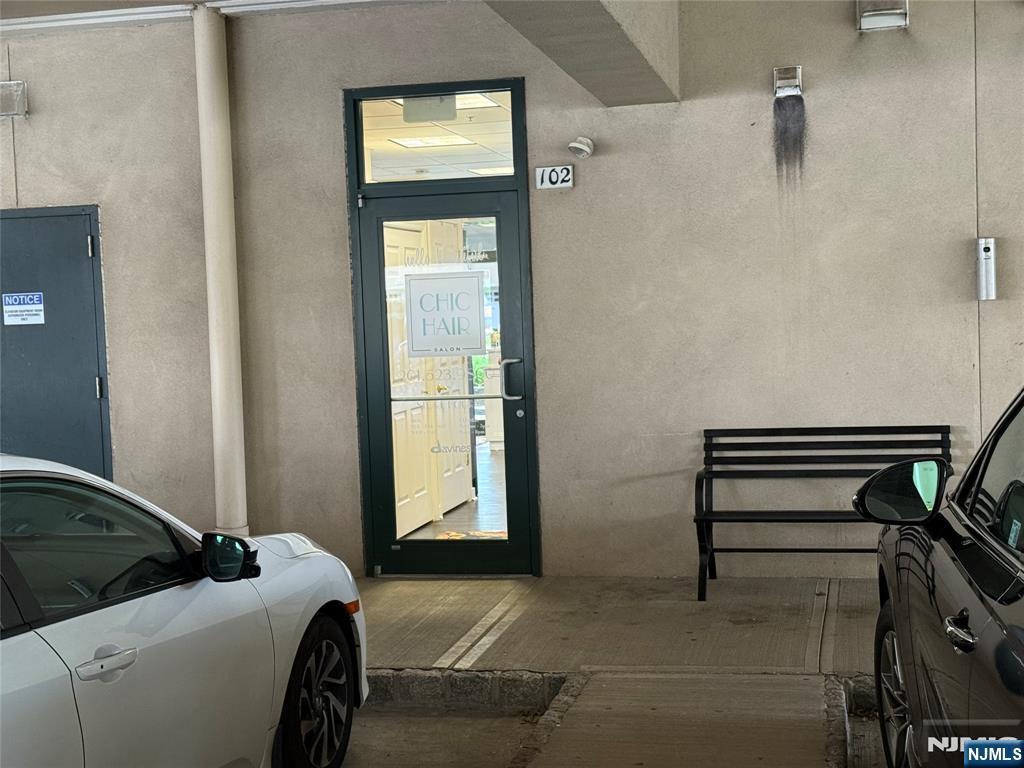 55 E Plaza 102