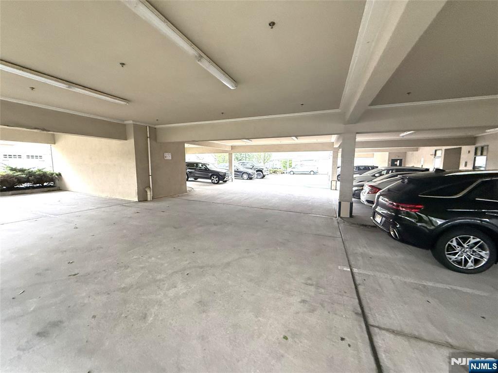 55 E Plaza 102