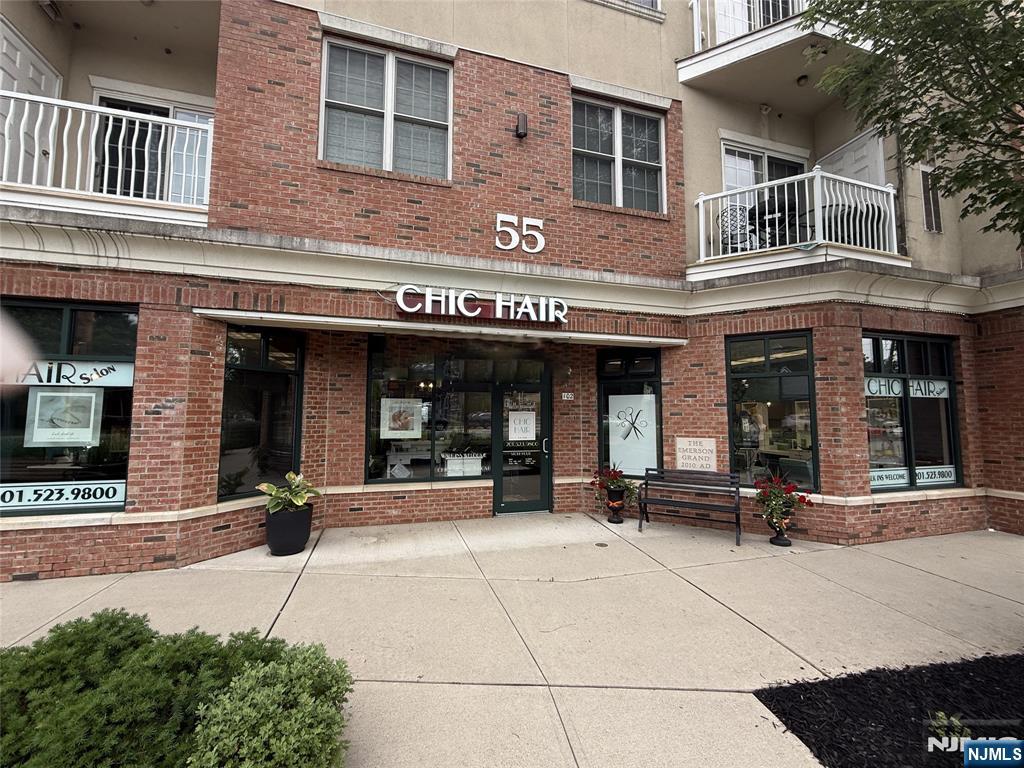 55 E Plaza 102