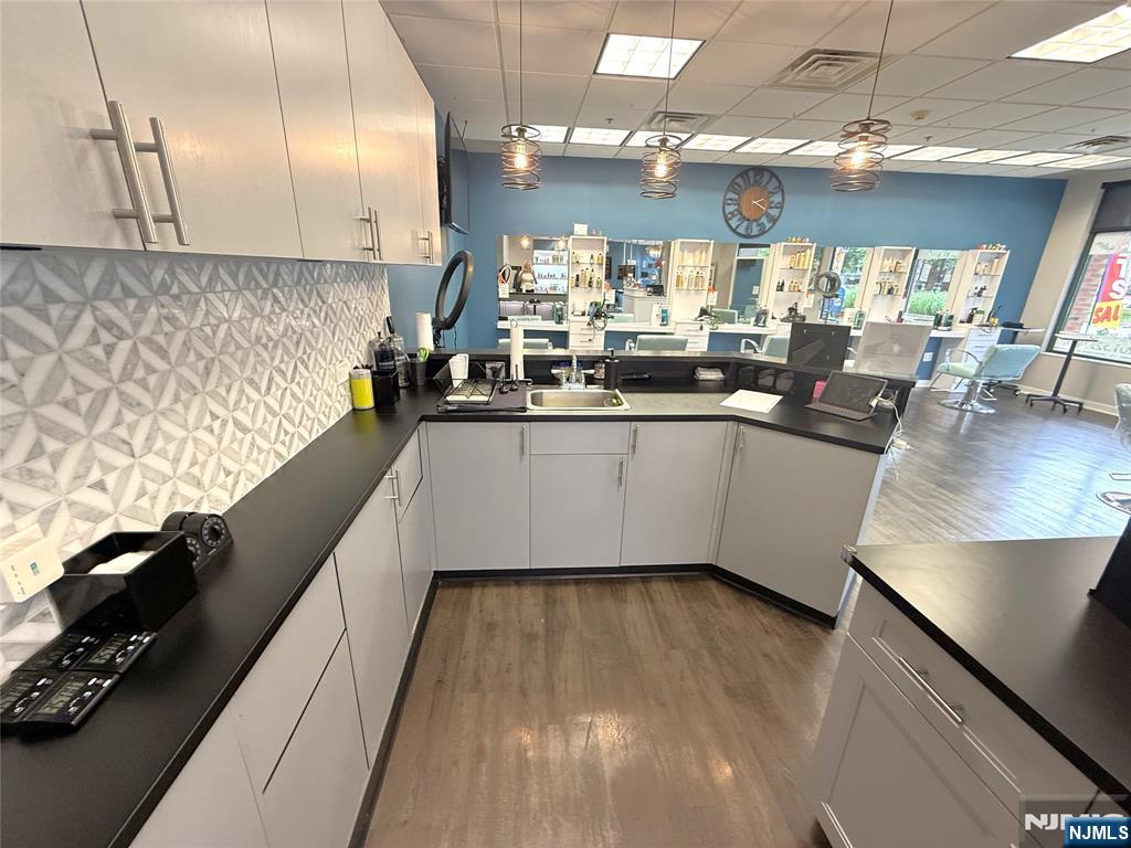 55 E Plaza 102