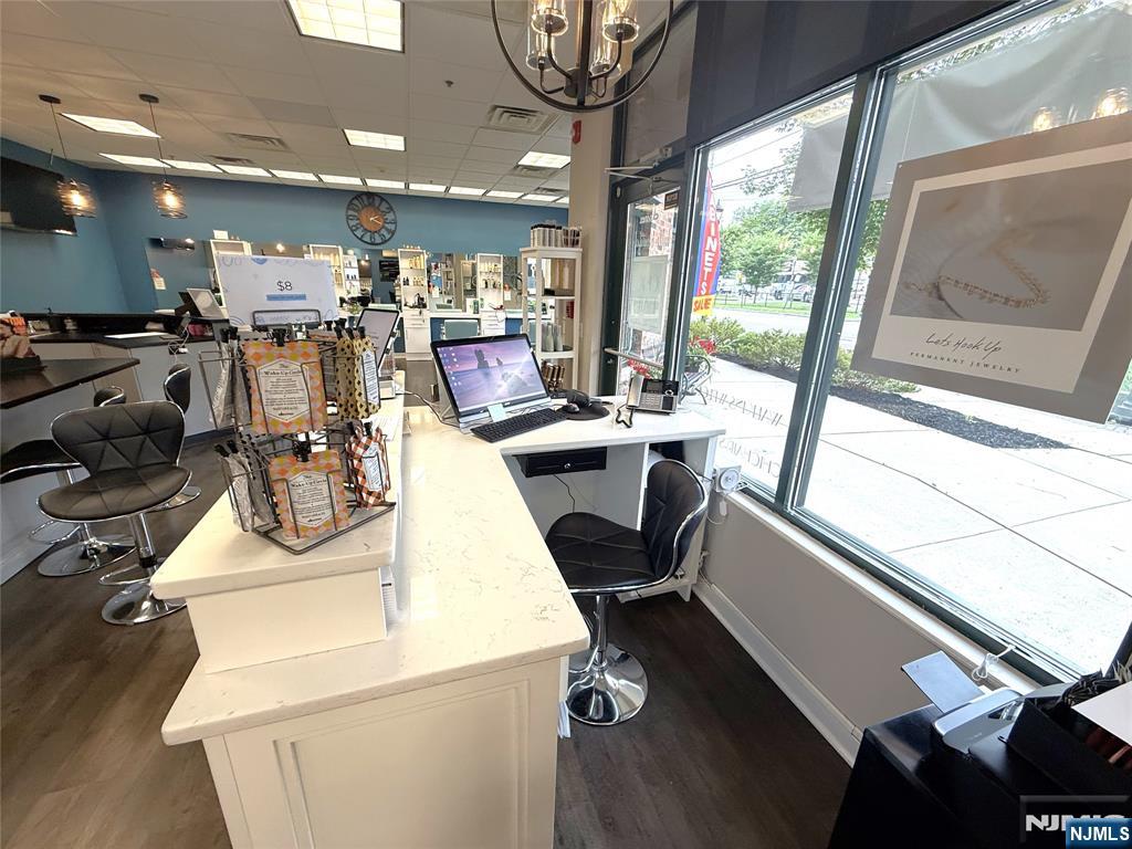 55 E Plaza 102