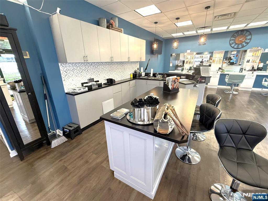 55 E Plaza 102