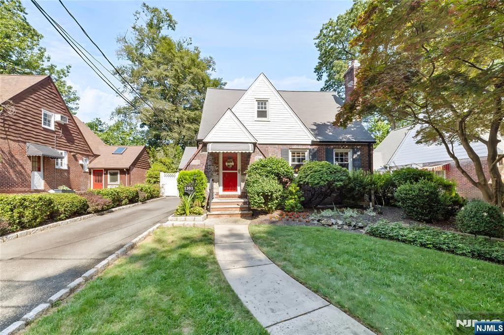 1161 Kensington Road