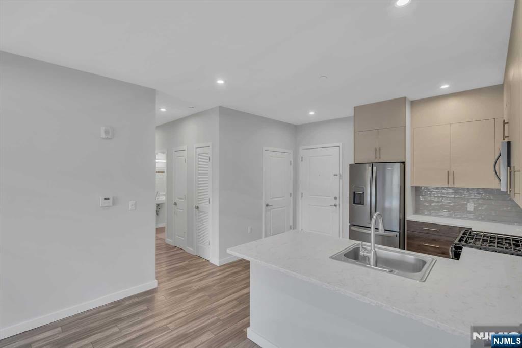 62 Broadway 305
