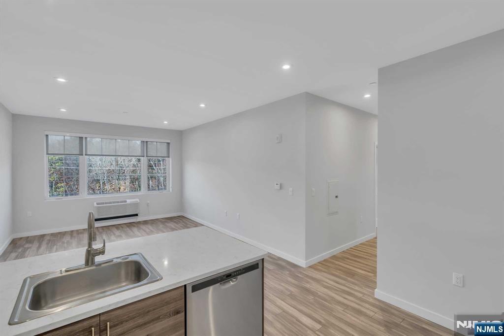 62 Broadway 305