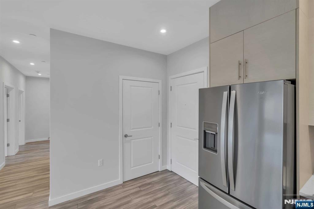 62 Broadway 305